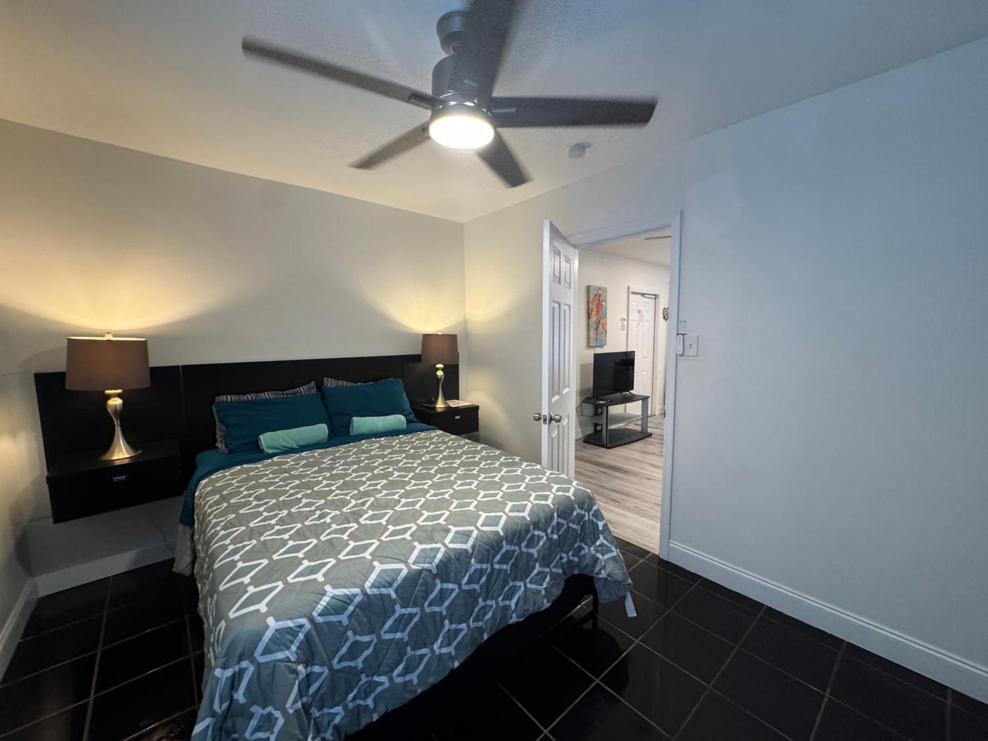 West Palm 2br Or 1br *